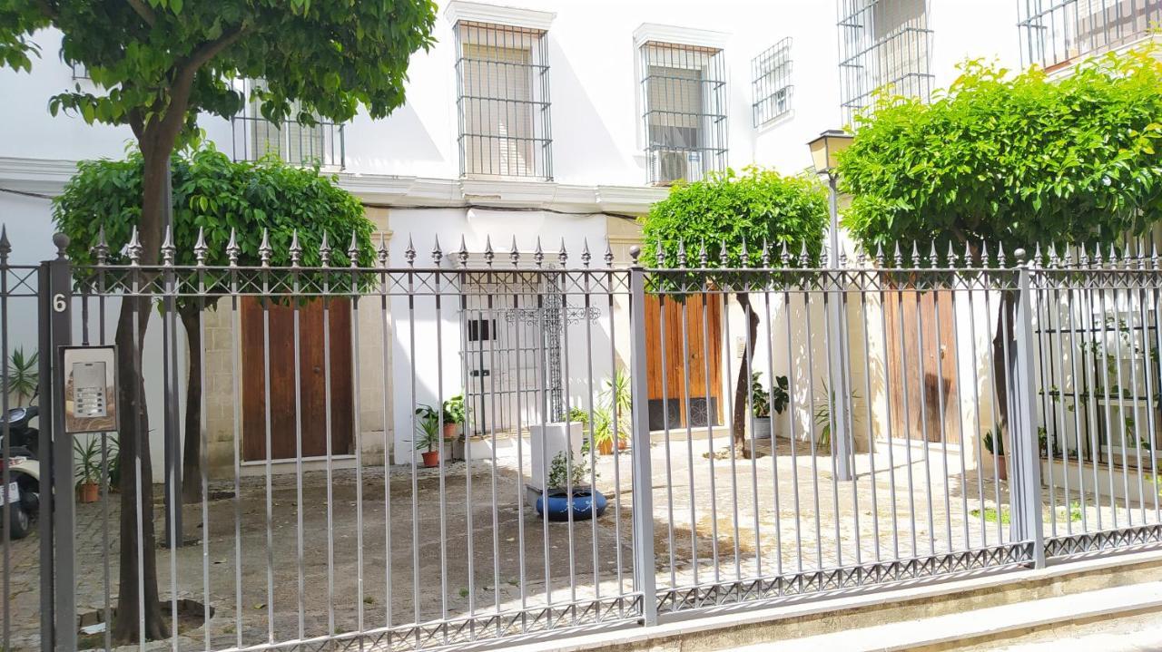 Sherryflat Claveles - Parking Jerez de la Frontera Extérieur photo